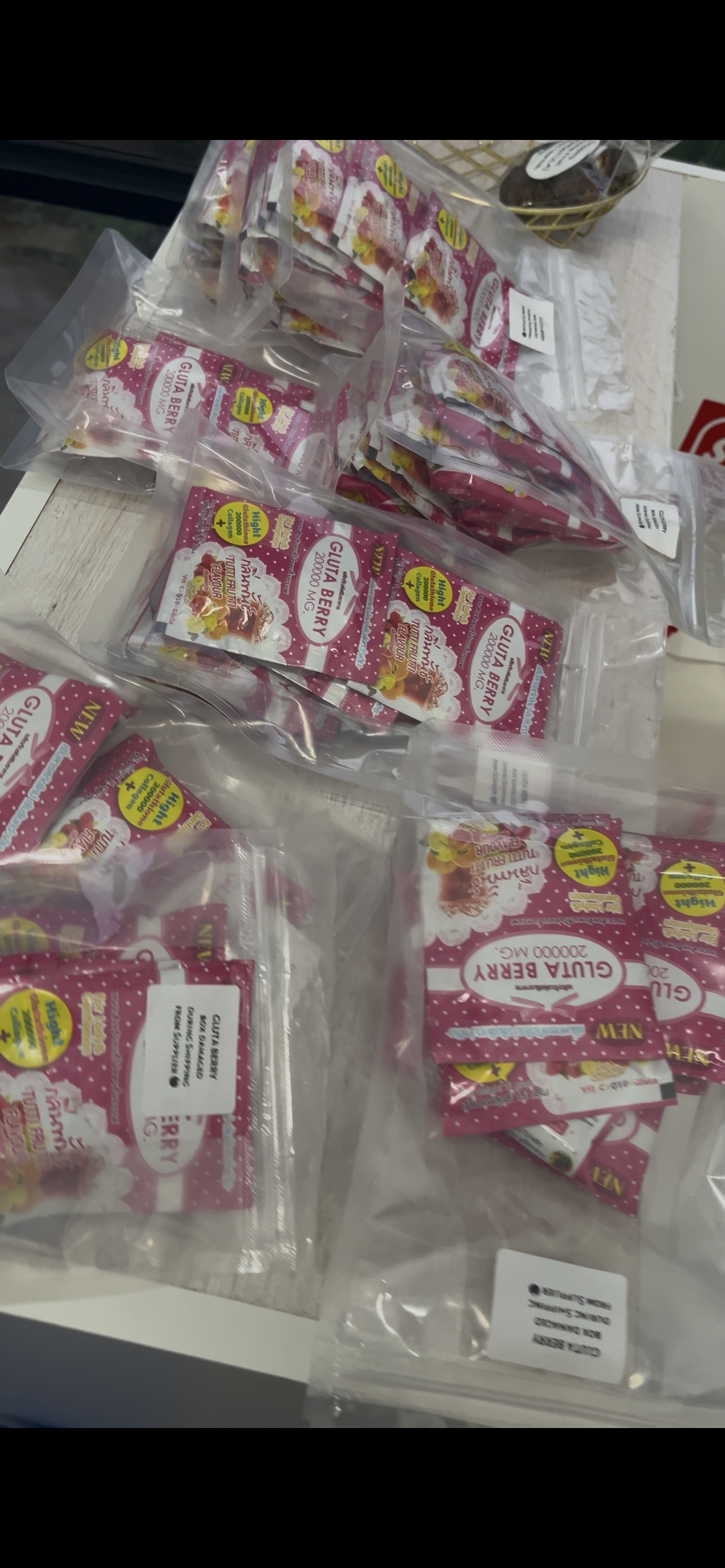 Gluta Berry Fast Skin Brightening Action - Image 2